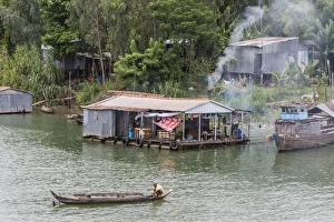 Daily Vietnamese river life on the Tan Chau Canal, Mekong River Delta, Vietnam, Indochina, Southeast Asia, Asia