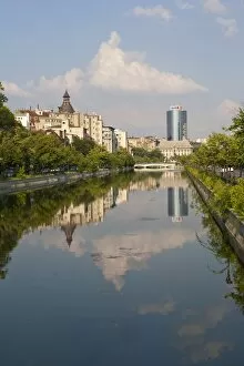 Images Dated 23rd June 2009: Dambovita River, Bucharest, Romania, Europe