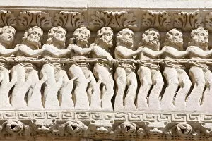 Images Dated 2nd August 2009: The damned, Saint-Trophime church tympanum, Arles, Bouches-du-Rhone, France, Europe