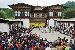 Images Dated 4th October 2009: Dancers at Thangbi Mani Tsechu (festival), Jakar, Bumthang, Chokor Valley, Bhutan, Asia