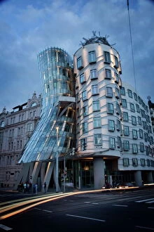 Images Dated 20th June 2009: Dancing House (Fred and Ginger Building), by Frank Gehry built in 1996