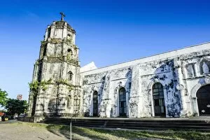 Images Dated 17th April 2011: Daraga Church, Legaspi, Southern Luzon, Philippines, Southeast Asia, Asia