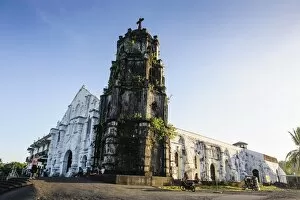 Images Dated 17th April 2011: Daraga church, Legaspi, Southern Luzon, Philippines, Southeast Asia, Asia