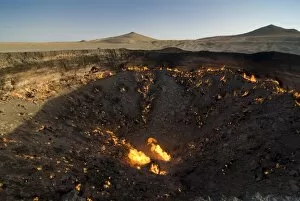 Images Dated 5th August 2009: Darvaza Gas crater, Turkmenistan, Central Asia, Asia