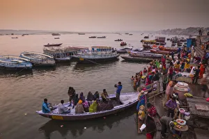 Dashashwamedh Ghat, the main ghat on the Ganges River, Varanasi, Uttar Pradesh, India