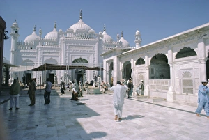 Pakistani Prints: Data Durbar Shrine