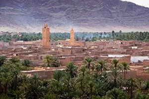 Images Dated 6th March 2010: Date palm oasis and Jorf mountain, Figuig, province of Figuig, Oriental Region