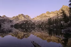 Images Dated 23rd September 2009: Dawn over Baron Lake, Sawtooth Mountains, Sawtooth Wilderness, Sawtooth National Recreation Area