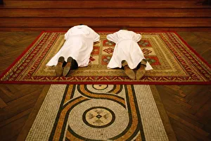 Images Dated 5th November 2009: Deacon ordination, Paris, France, Europe