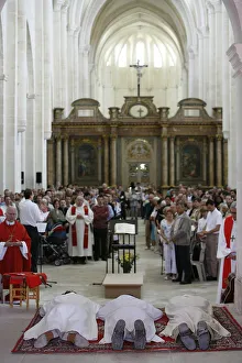 Images Dated 28th February 2000: Deacon ordination in Pontigny Abbey church, Pontigny, Yonne, Burgundy, France, Europe