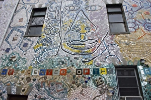 Images Dated 18th January 2006: Decoration of patterns in glass, mirrors, ceramics and other fragments of objects embedded in
