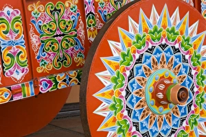 Images Dated 30th November 2009: Decorative ox-cart in Sarchi Village, Central Highlands, Costa Rica, Central America