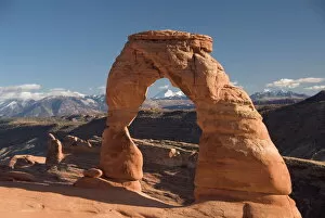 Images Dated 21st October 2009: Delicate Arch in late afternoon, Arches National Park, Utah, United States of America