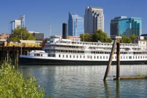 Images Dated 26th September 2009: Delta King Paddle Steamer in Old Town Sacramento, California, United States of America