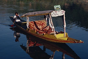 Deluxe shikara, Dal Lake, Kashmir, India, Asia