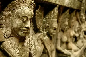 Images Dated 2004 July: Demon statues in Angkor, Siem Reap, Cambodia, Indochina, Southeast Asia, Asia