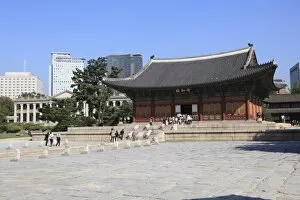Images Dated 5th October 2009: Deoksugung Palace (Palace of Virtuous Longevity), Seoul, South Korea, Asia