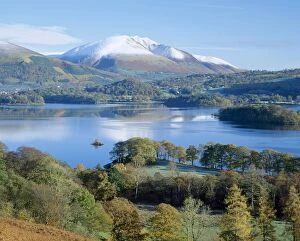 Cumbria Gallery: Derwent Water, with Blencathra behind, Lake District, Cumbria, England