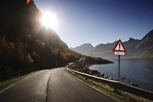 Images Dated 26th December 2006: Deserted road Lofoten Islands, Norway, Scandinavia, Europe