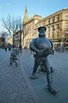 Human Likeness Gallery: Desperate Dan statue, Dundee, Scotland