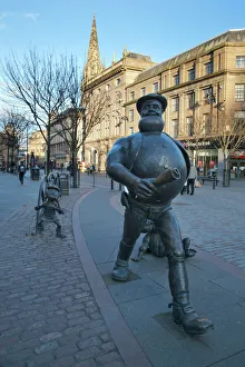 Human Likeness Gallery: Desperate Dan statue, Dundee, Scotland