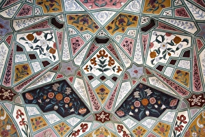 Images Dated 2nd November 2008: Detailed paintings on the ceiling, Amber Fort, near Jaipur, Rajasthan, India, Asia