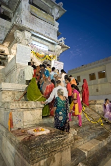 Images Dated 18th October 2009: Devotees queueing to do puja at Kankera festival, where donations of foods are made for the poor