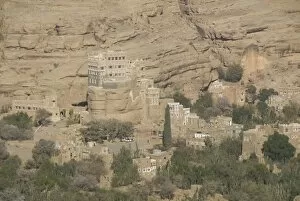 Images Dated 31st January 2008: Dhar Alhajr (the Imans Palace), built on a sandstone crag, Wadi Dhahr
