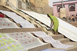 Goods Prints: Dhobi wallah drying laundry, Ghats, Varanasi, Uttar Pradesh, India, Asia