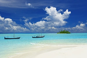 Dhoni Prints: Dhoni and deserted island, Maldives, Indian Ocean, Asia