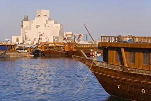 Images Dated 14th December 2007: Dhow in front of the Museum of Islamic Art