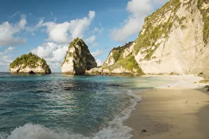 Nusa Penida Prints: Diamond Beach, Klungkung, Nusa Penida, Bali, Indonesia, Southeast Asia, Asia