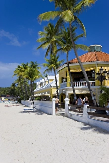 Images Dated 3rd February 2008: Dickenson Bay Beach, the largest and most famous beach on the island, Antigua