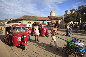 Images Dated 2nd November 2009: Diriomo, witchcraft capital of the Meseta and one of the Los Pueblos Blancos