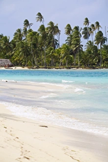 Images Dated 5th January 2008: Dog Island looking across to Devil Island, Comarca de Kuna Yala, San Blas Islands