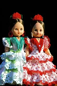 Spanish Culture Gallery: Two dolls dressed in Spanish costume