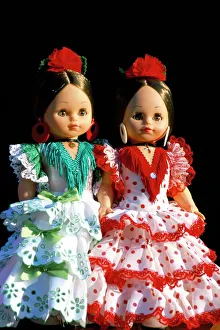 Images Dated 4th September 2008: Two dolls dressed in Spanish costume