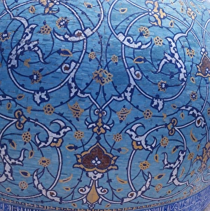 Detail of the dome of the Madrasah-ye Chahar Bagh Detail of the dome of the Madrasah-ye Chahar Bagh