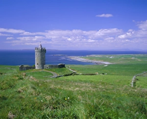 Doolin Tower, Doonagore Catle and South Sound, County Clare (Co Doolin Tower, Doonagore Catle and South Sound, County Clare (Co