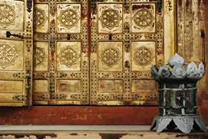 Images Dated 28th November 2007: Detail of door