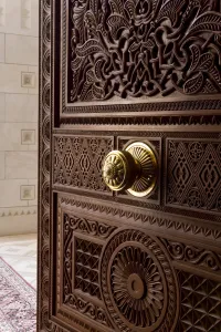 Images Dated 12th December 2007: Detail of door inside the Sultan Qaboos Hall