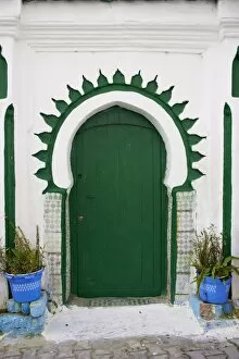 Images Dated 22nd October 2010: Door in the Medina (Old City), Tangier (Tanger), Morocco, North Africa, Africa