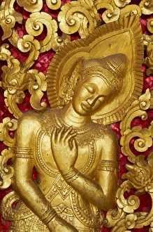 Images Dated 15th December 2010: Detail of door of the temple, National Museum, Vat Ho Pha Bang, Luang Prabang