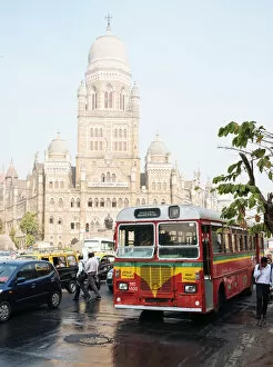 Traffic Collection: Double decker bus outside Mumbai Municipal corporation building, Mumbai (Bombay)