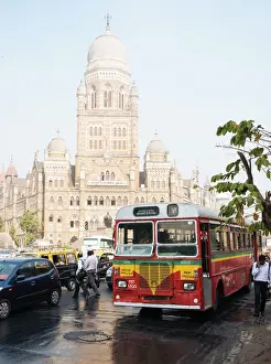 Medium Group Of People Prints: Double decker bus outside Mumbai Municipal corporation building, Mumbai (Bombay)
