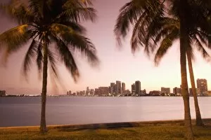Images Dated 3rd February 2008: Downtown Miami skyline at dusk Miami, Florida, United States of America, North America
