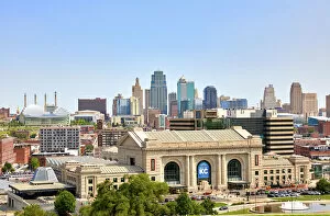 Flowing Water Gallery: Downtown skyline of Kansas City and Union Station, Kansas City, Missouri, United States