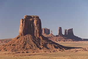 Images Dated 25th October 2009: Dramatic buttes in Monument Valley Navajo Tribal Park, Arizona, United States of America