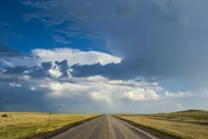Images Dated 8th August 2011: Dramatic clouds over the countryside of Wyoming, United States of America, North America
