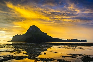 South China Sea Prints: Dramatic sunset light over the bay of El Nido